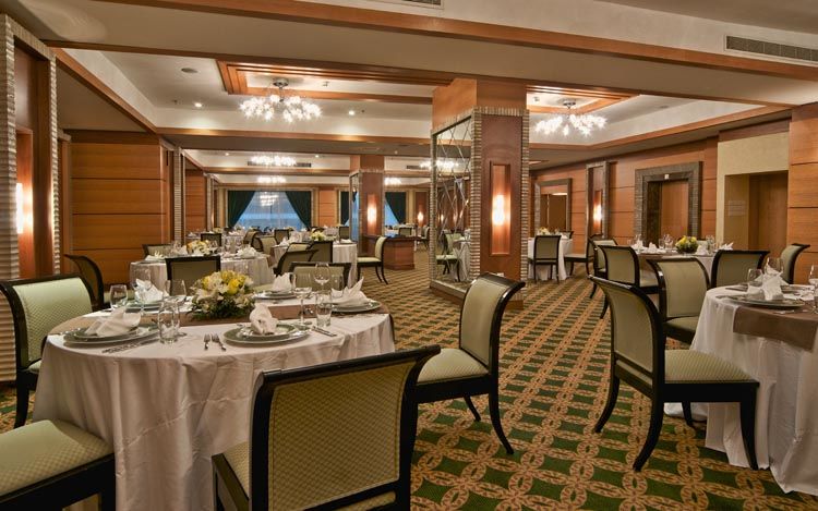 Wiseman Grand Hotel Доха Экстерьер фото The ballroom