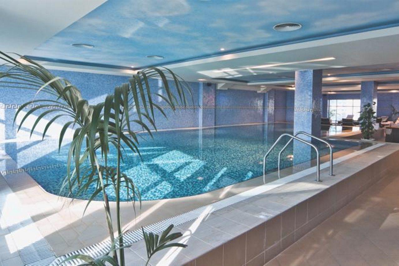 Wiseman Grand Hotel Доха Экстерьер фото The swimming pool at the hotel