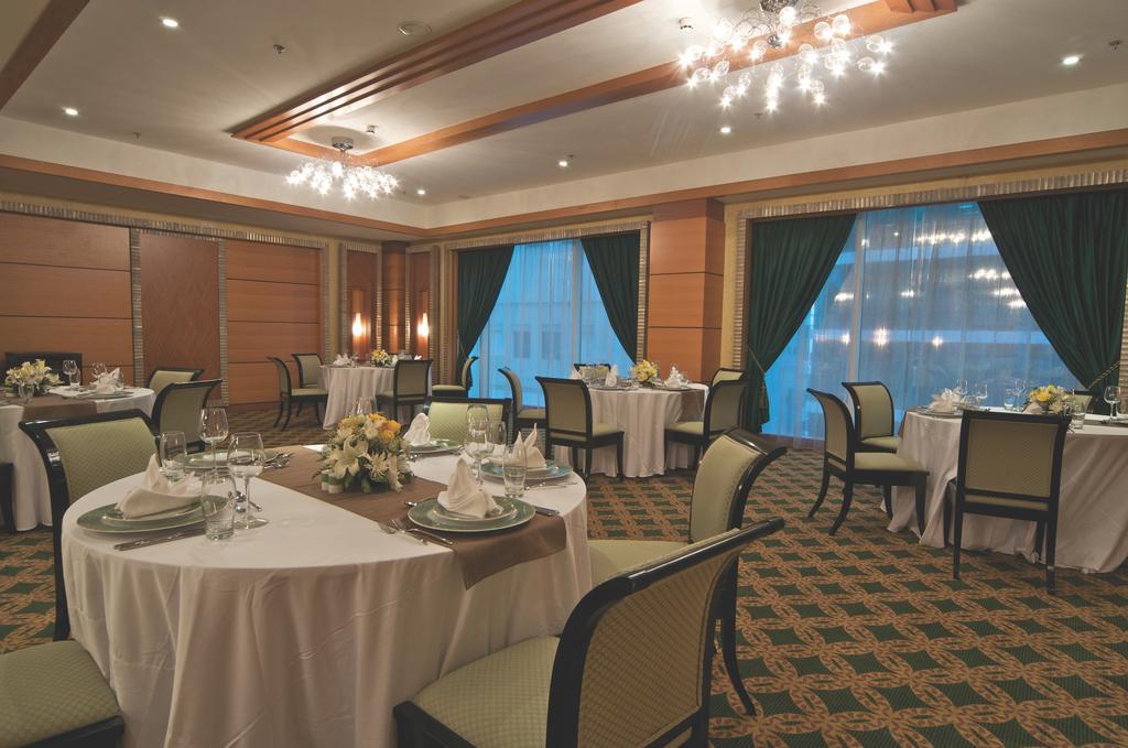 Wiseman Grand Hotel Доха Экстерьер фото The ballroom
